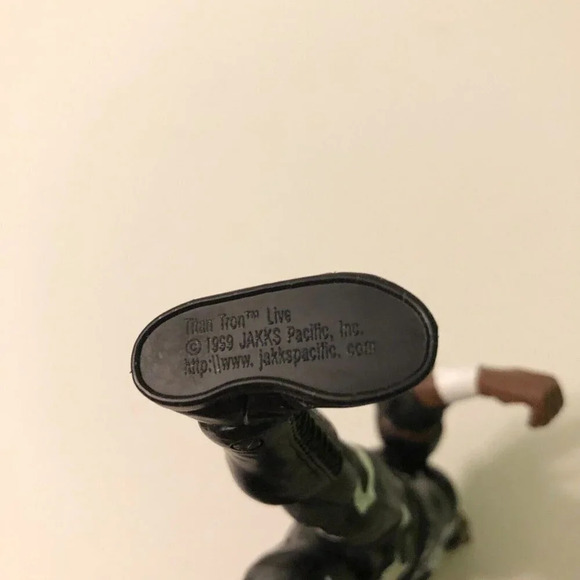 1999 D Von Dudley Jakks Pacific Titan Tron Live WWE Wrestling Figure - Picture 10 of 10